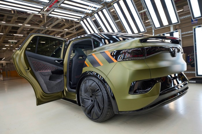 Vw id 4 gtx debuts europe