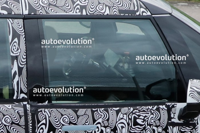 Waymo fleet size factory arizona jaguar robotaxi zeekr