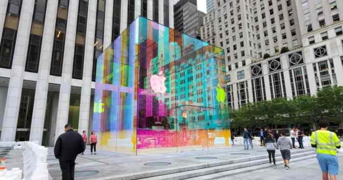 Apple cube store new york city fifth avenue reopening date tour