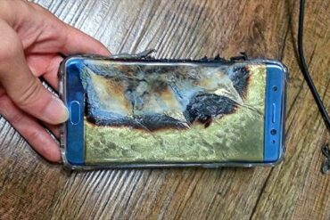 Galaxy note samsung them explosion risks officially phones recalled fire over owners consumer smartphones commission turn safety said should week