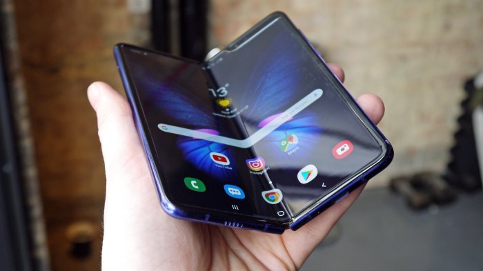 Galaxy z flip 4 vs z fold 4 the differences between samsung foldable phones