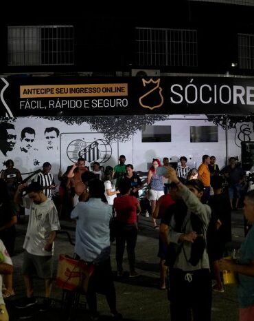 Pele global soccer legend dies at 82 forever the king of football