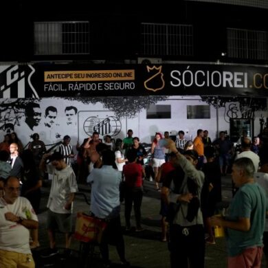 Pele global soccer legend dies at 82 forever the king of football