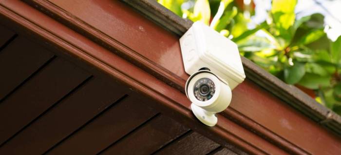 Comcast xfinity vs adt which professional home security system is better